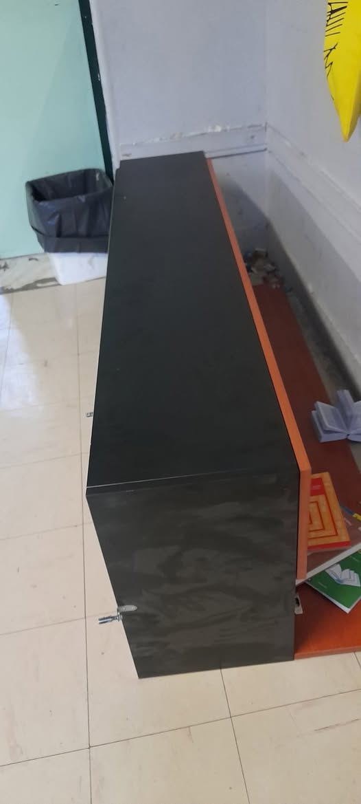 Ανυπόταχτη Καισαριανή: Αποκολλήση ντουλάπας κατά την διάρκεια μαθήματος 1