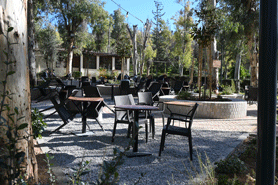 Καισαριανή: Ανανεωμένος ο χώρος ανάπτυξης τραπεζοκαθισμάτων στα «Ξύλινα»