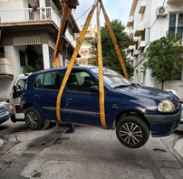 Συνεχίζεται η απομάκρυνση εγκαταλελειμμένων οχημάτων στον Δήμο Βύρωνα