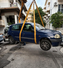 Συνεχίζεται η απομάκρυνση εγκαταλελειμμένων οχημάτων στον Δήμο Βύρωνα