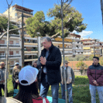 ΔΗΜΟΣ ΒΥΡΩΝΑ: Δενδροφύτευση στο Άλσος της Αγίας Τριάδας