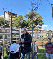 ΔΗΜΟΣ ΒΥΡΩΝΑ: Δενδροφύτευση στο Άλσος της Αγίας Τριάδας