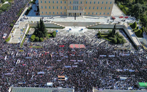 Χιλιάδες πολίτες ξανά στους δρόμους. Το έγκλημα στα Τέμπη δεν θα συγκαλυφθεί!